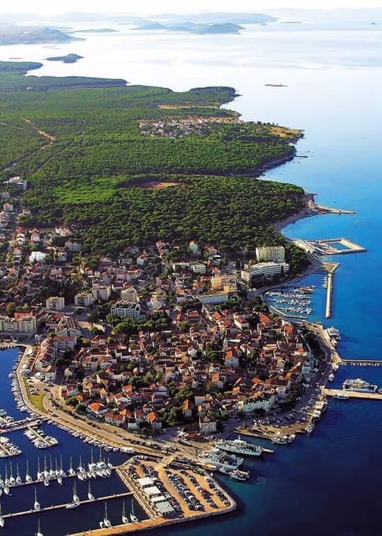Апартаменты Emma & Toni Биоград-на-Мору Экстерьер фото